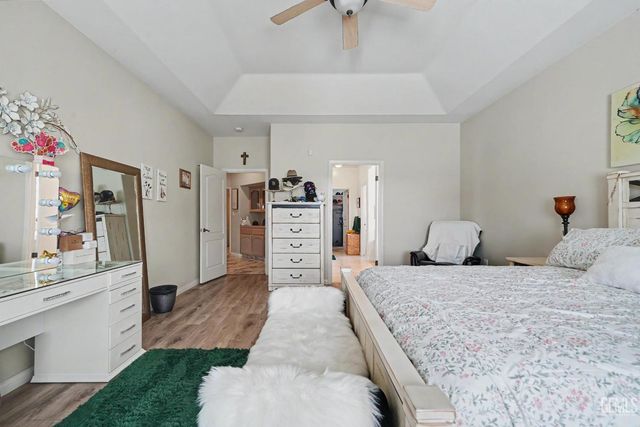 8116 Rockhampton Drive, Bakersfield, CA 93313