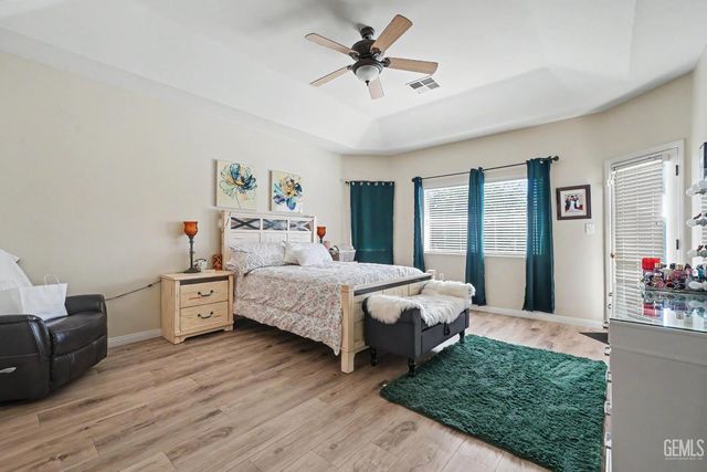 8116 Rockhampton Drive, Bakersfield, CA 93313