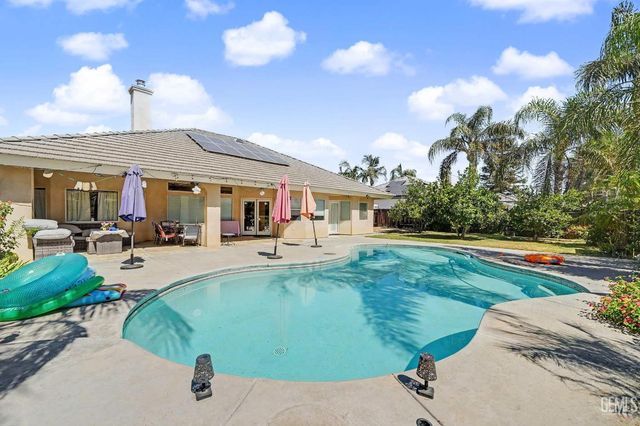 8116 Rockhampton Drive, Bakersfield, CA 93313