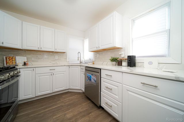 11510 Nottingham Road, Detroit, MI 48224