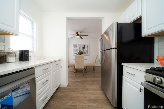 11510 Nottingham Road, Detroit, MI 48224