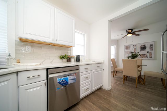 11510 Nottingham Road, Detroit, MI 48224