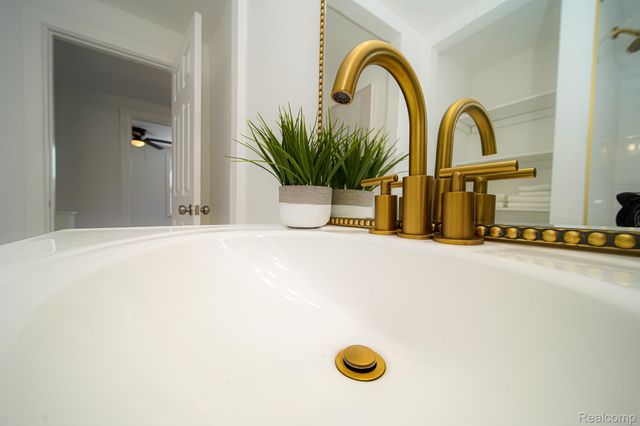 11510 Nottingham Road, Detroit, MI 48224