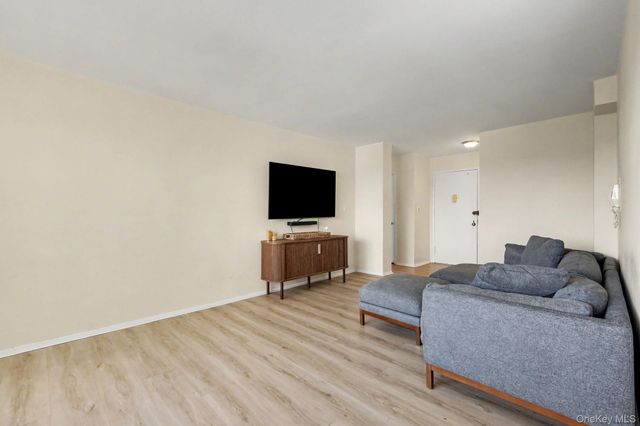 30 Lake Street 7A, White Plains, NY 10603