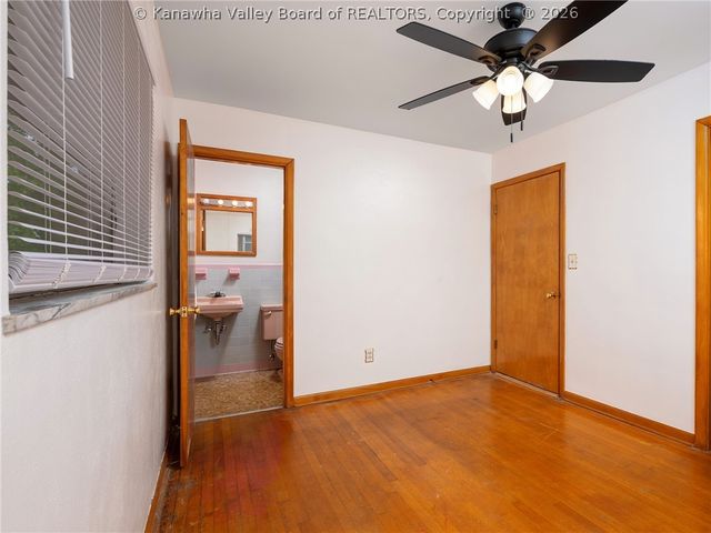 935 S Walnut Street, St Albans, WV 25177