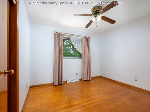 935 S Walnut Street, St Albans, WV 25177