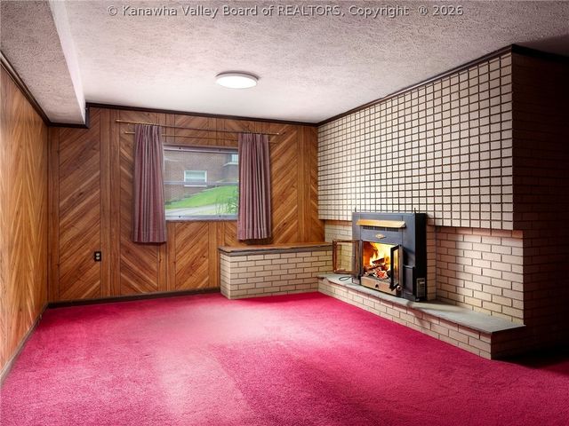 935 S Walnut Street, St Albans, WV 25177