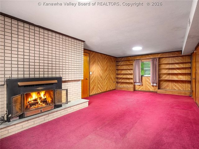 935 S Walnut Street, St Albans, WV 25177