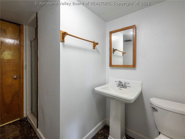 935 S Walnut Street, St Albans, WV 25177