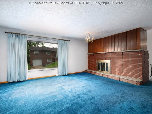 935 S Walnut Street, St Albans, WV 25177