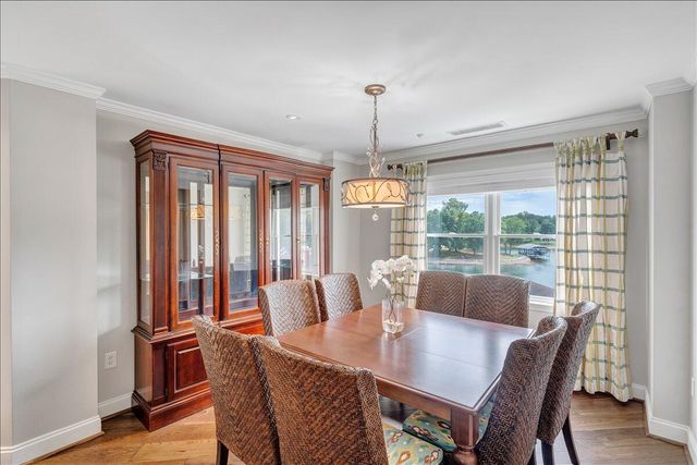 100 Bridgewater Pointe PL 303, Moneta, VA 24121