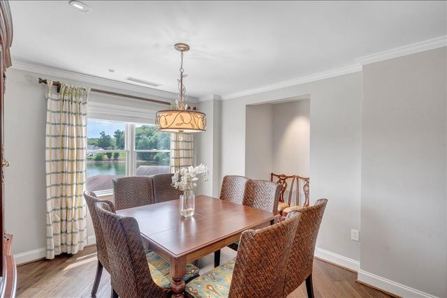 100 Bridgewater Pointe PL 303, Moneta, VA 24121