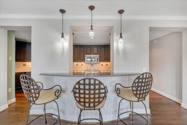 100 Bridgewater Pointe PL 303, Moneta, VA 24121