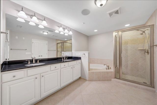 100 Bridgewater Pointe PL 303, Moneta, VA 24121