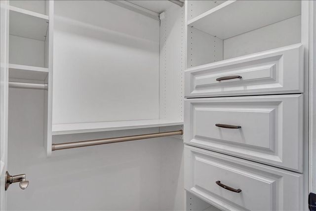 100 Bridgewater Pointe PL 303, Moneta, VA 24121