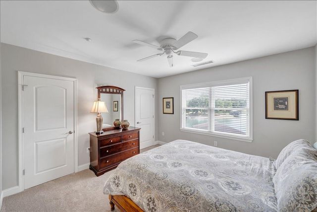 100 Bridgewater Pointe PL 303, Moneta, VA 24121