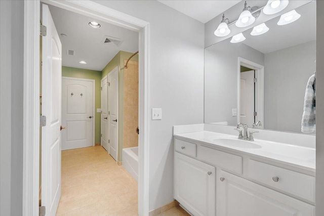 100 Bridgewater Pointe PL 303, Moneta, VA 24121