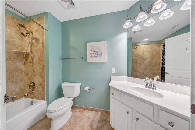 100 Bridgewater Pointe PL 303, Moneta, VA 24121