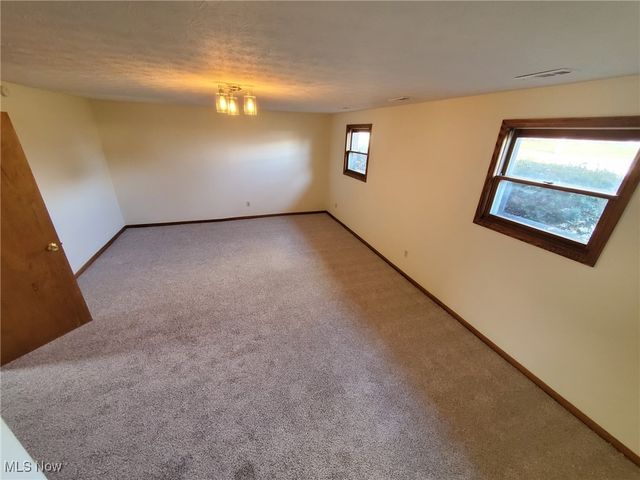 1272 State Road, Wadsworth, OH 44281