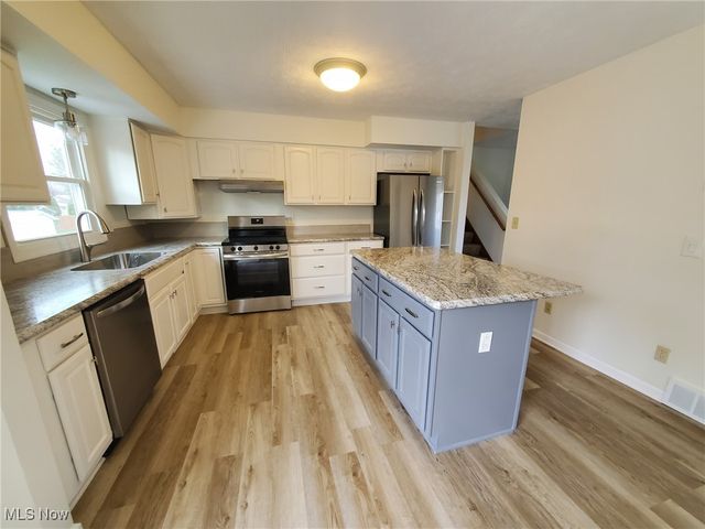 1272 State Road, Wadsworth, OH 44281