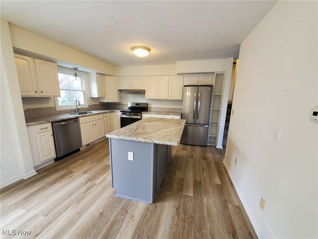 1272 State Road, Wadsworth, OH 44281