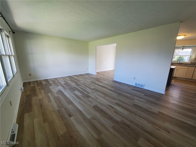 1272 State Road, Wadsworth, OH 44281