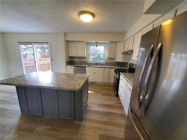 1272 State Road, Wadsworth, OH 44281