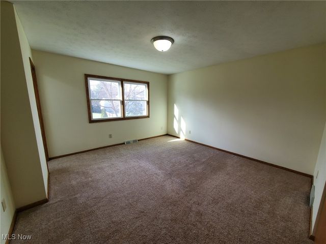 1272 State Road, Wadsworth, OH 44281