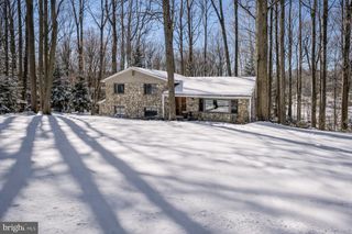 3660 BUTTONWOOD DR, Doylestown, PA 18902