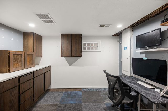 6018 N Argonne Rd, Spokane, WA 99217