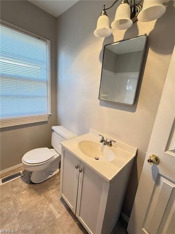 1314 Colebrook DR, Hampton, VA 23669