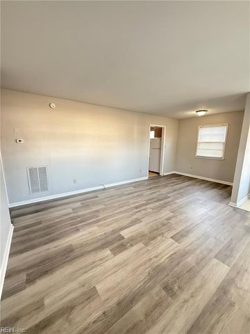 1314 Colebrook DR, Hampton, VA 23669