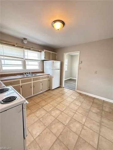 1314 Colebrook DR, Hampton, VA 23669