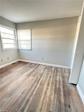 1314 Colebrook DR, Hampton, VA 23669