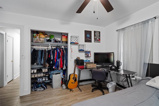 1520 Avenue C N, Elgin, TX 78621