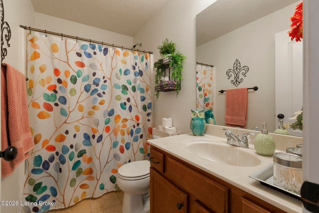 11509 Creek Brook Dr, Louisville, KY 40229