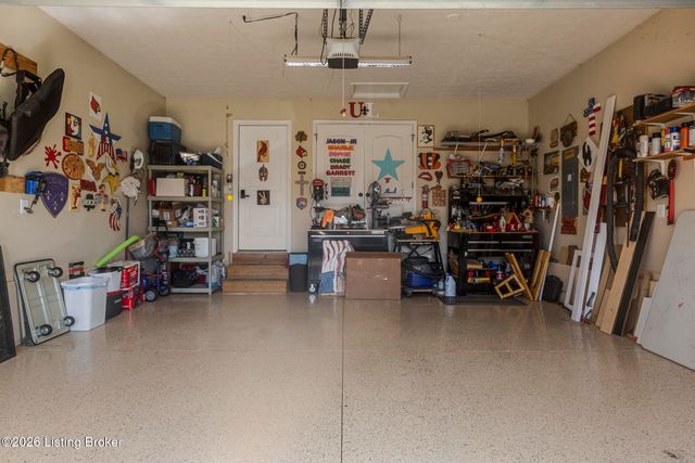 11509 Creek Brook Dr, Louisville, KY 40229