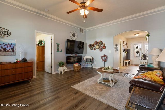 11509 Creek Brook Dr, Louisville, KY 40229