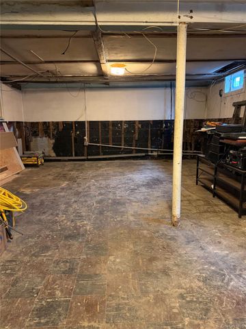 2 Margaret Lane, Huntington, NY 11743