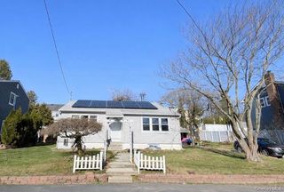 2 Margaret Lane, Huntington, NY 11743