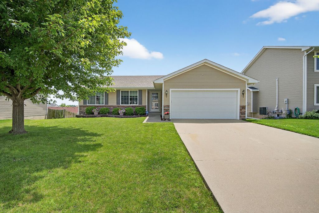 2618 13th Street SW, Altoona, IA 50009