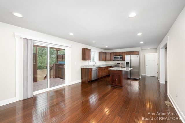2 Maple Village Ct., Ann Arbor, MI 48103