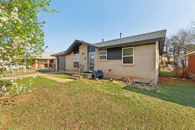 820 Lawton Avenue, Moore, OK 73160