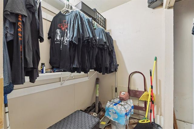 820 Lawton Avenue, Moore, OK 73160