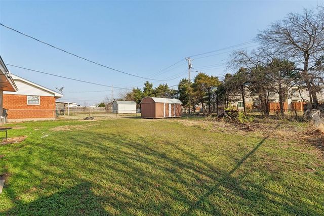 820 Lawton Avenue, Moore, OK 73160