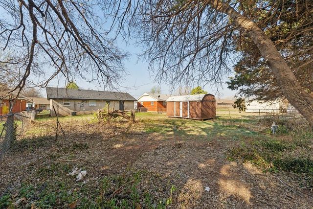 820 Lawton Avenue, Moore, OK 73160