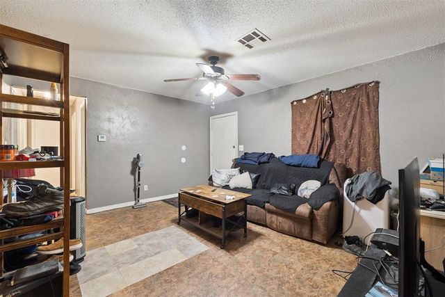 820 Lawton Avenue, Moore, OK 73160