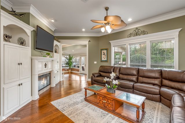 347 Crosscreek Drive, Bossier City, LA 71111