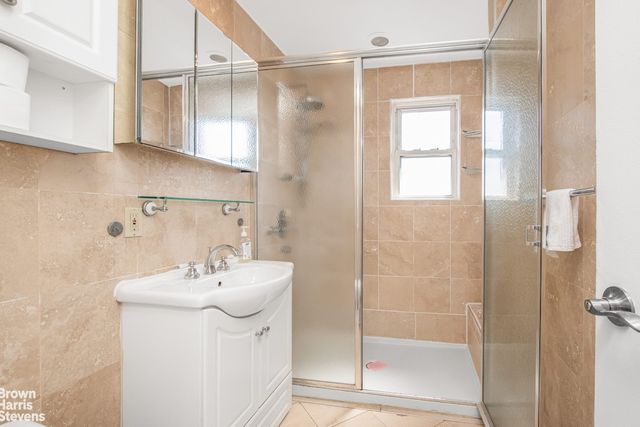 2768 NETHERLAND Avenue, New York City, NY 10463