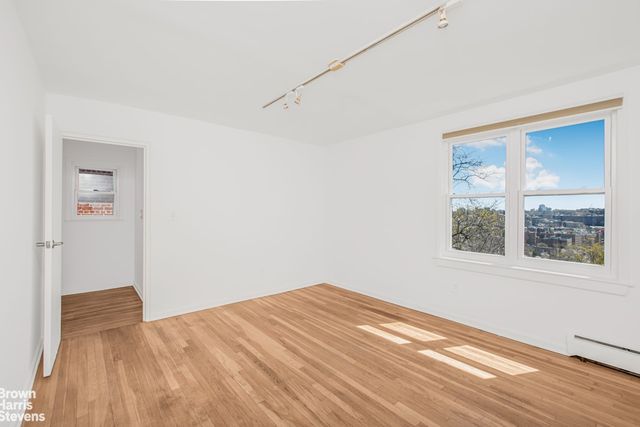 2768 NETHERLAND Avenue, New York City, NY 10463